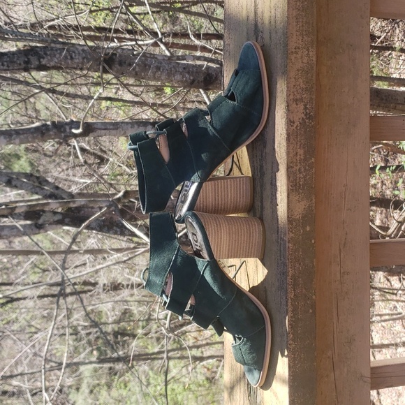 Suede heels, 7.5 NWOT - Picture 3 of 5